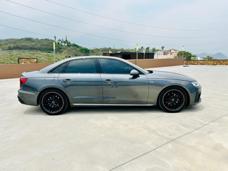 Audi A4 S Line 40 TFSI Híbrido 2021 - Image 8