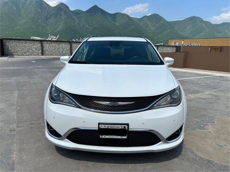 Chrysler Pacífica Limited 2020 - Image 2