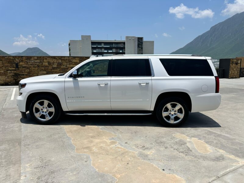 Chevrolet Suburban Premier 4X4 2018 - Image 4