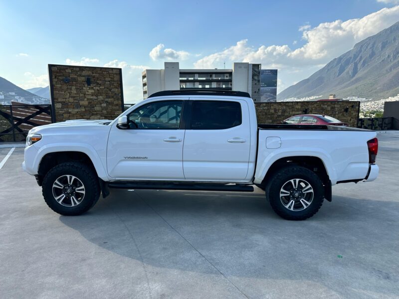 TOYOTA TACOMA TRD SPORT 4X4 2019 - Image 4