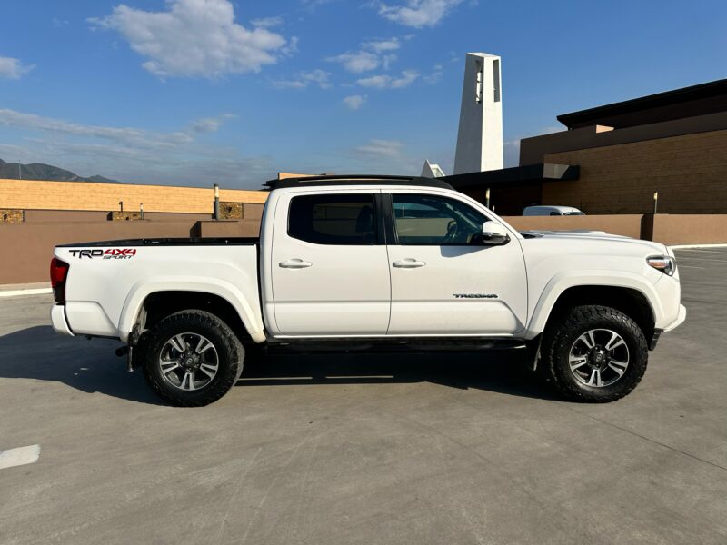 TOYOTA TACOMA TRD SPORT 4X4 2019 - Image 8