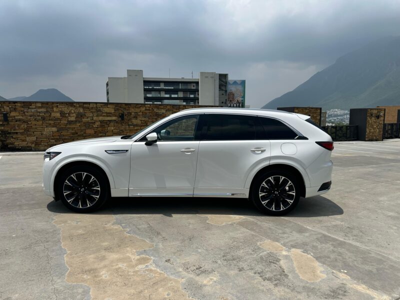 MAZDA CX-90 SIGNATURE 2024 - Image 4