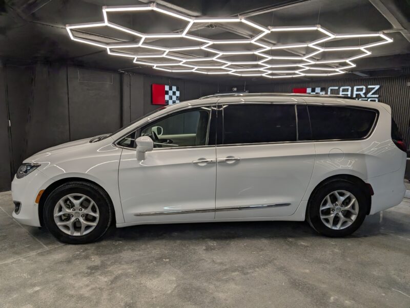 Chrysler Pacífica Limited 2020 - Image 2