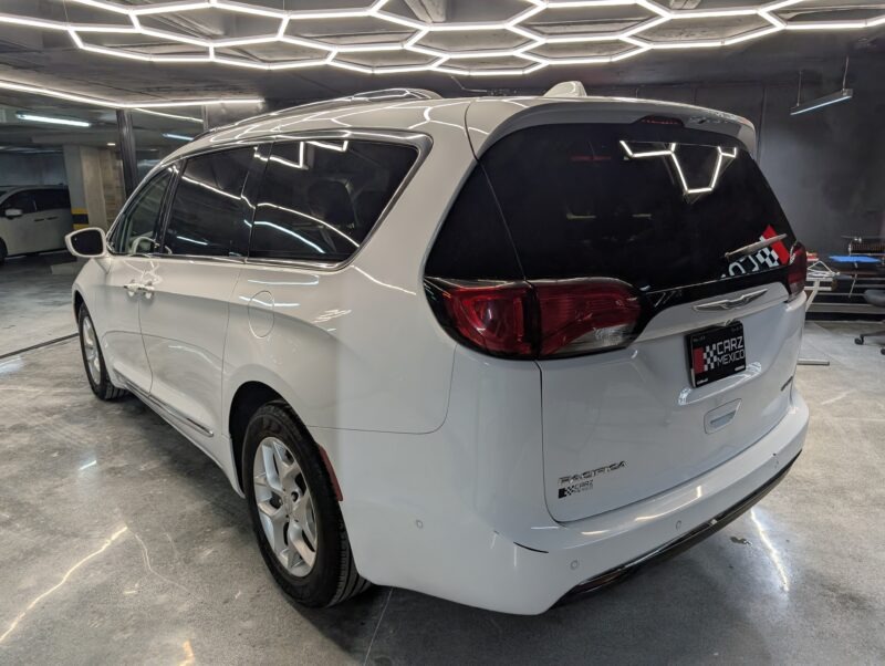 Chrysler Pacífica Limited 2020 - Image 3