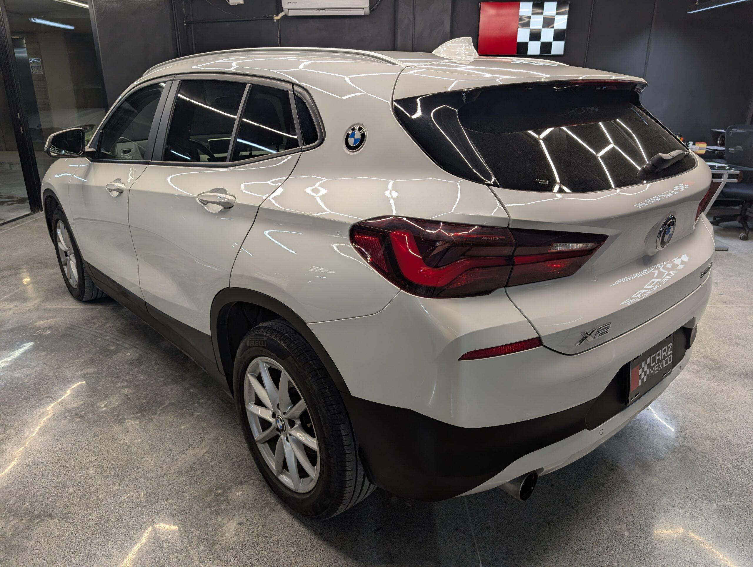 BMW X2 SDRIVE 18ia MPFI 2023 - Image 3