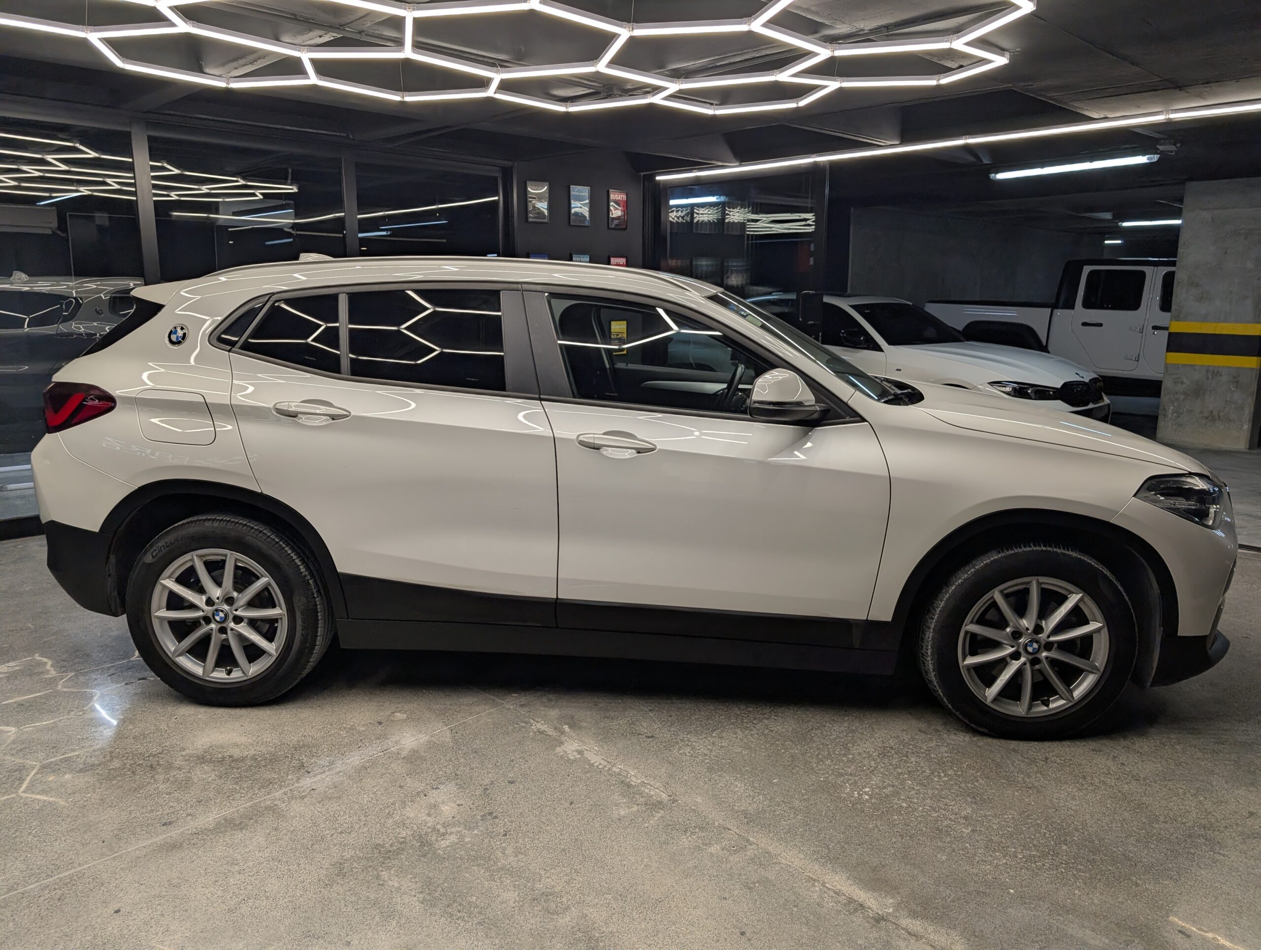 BMW X2 SDRIVE 18ia MPFI 2023 - Image 6