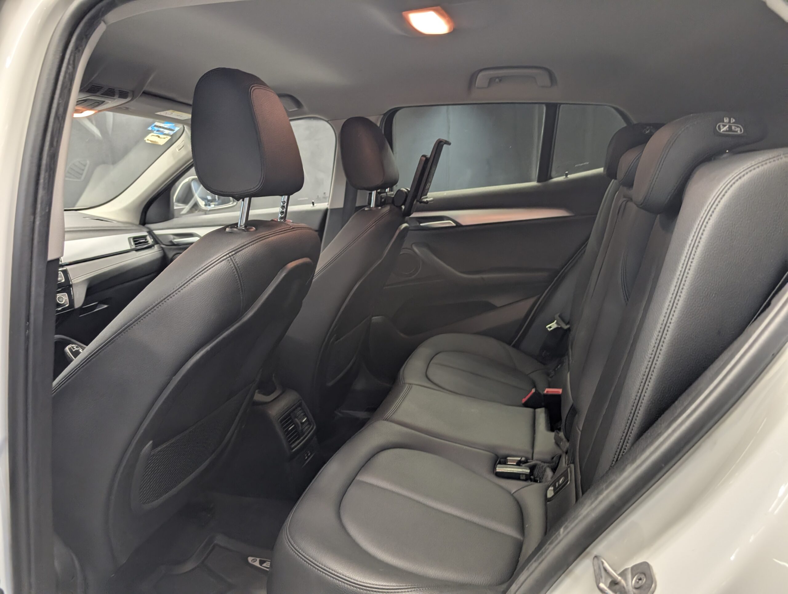 BMW X2 SDRIVE 18ia MPFI 2023 - Image 14