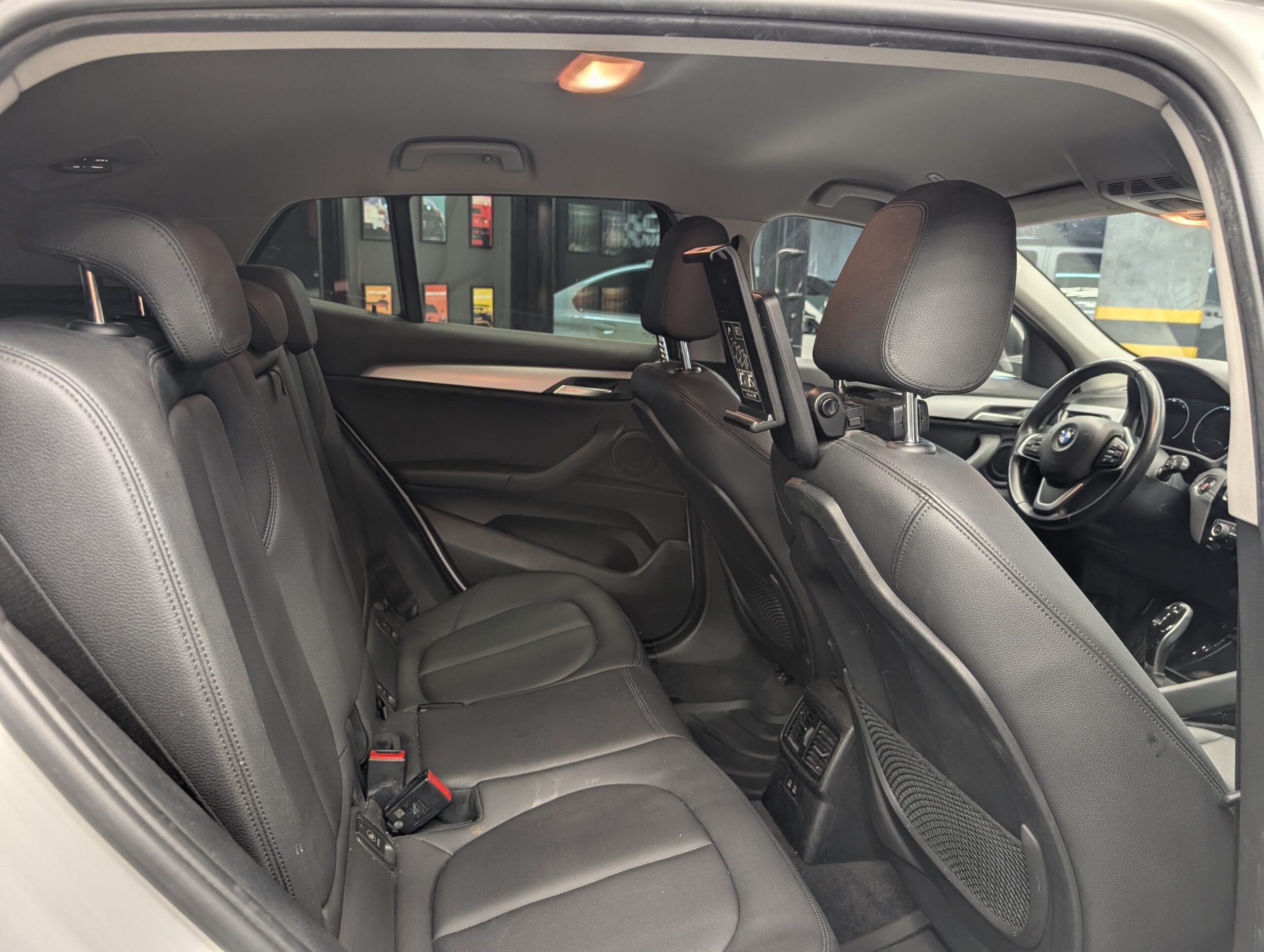 BMW X2 SDRIVE 18ia MPFI 2023 - Image 13