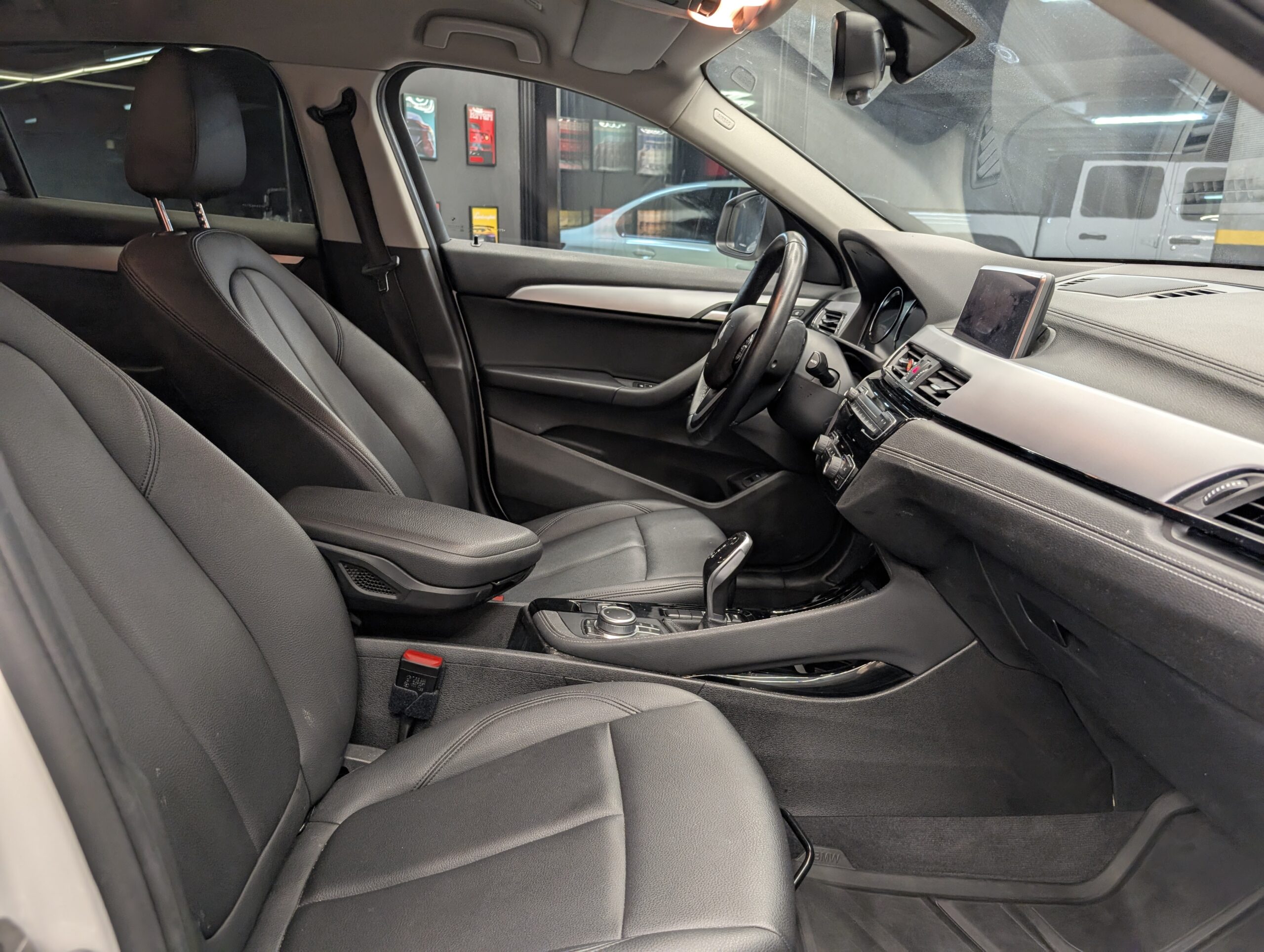 BMW X2 SDRIVE 18ia MPFI 2023 - Image 12