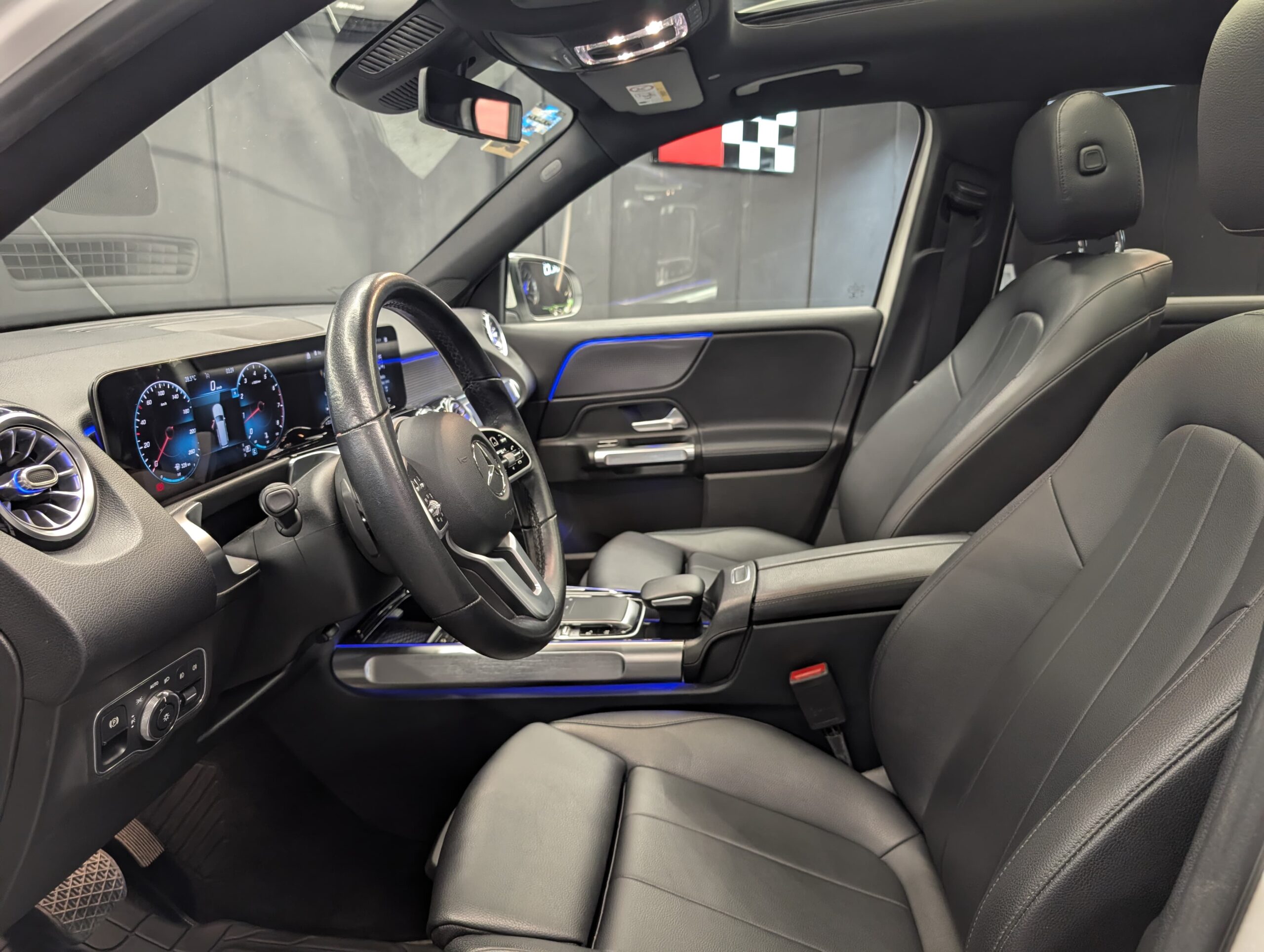 MERCEDES-BENZ GLB 250 2020 - Image 12