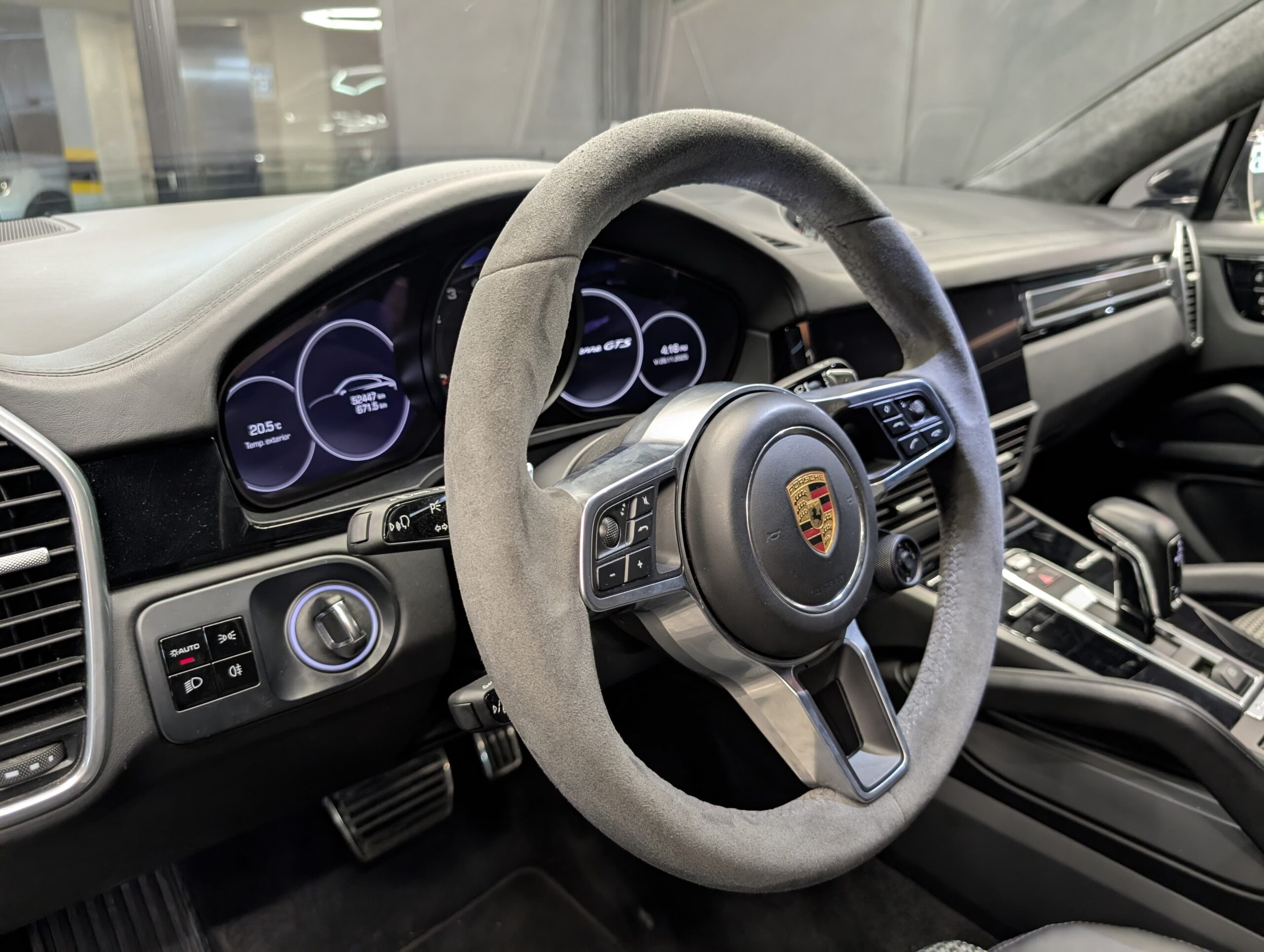 PORSCHE CAYENNE GTS COUPÉ 2021 - Image 9