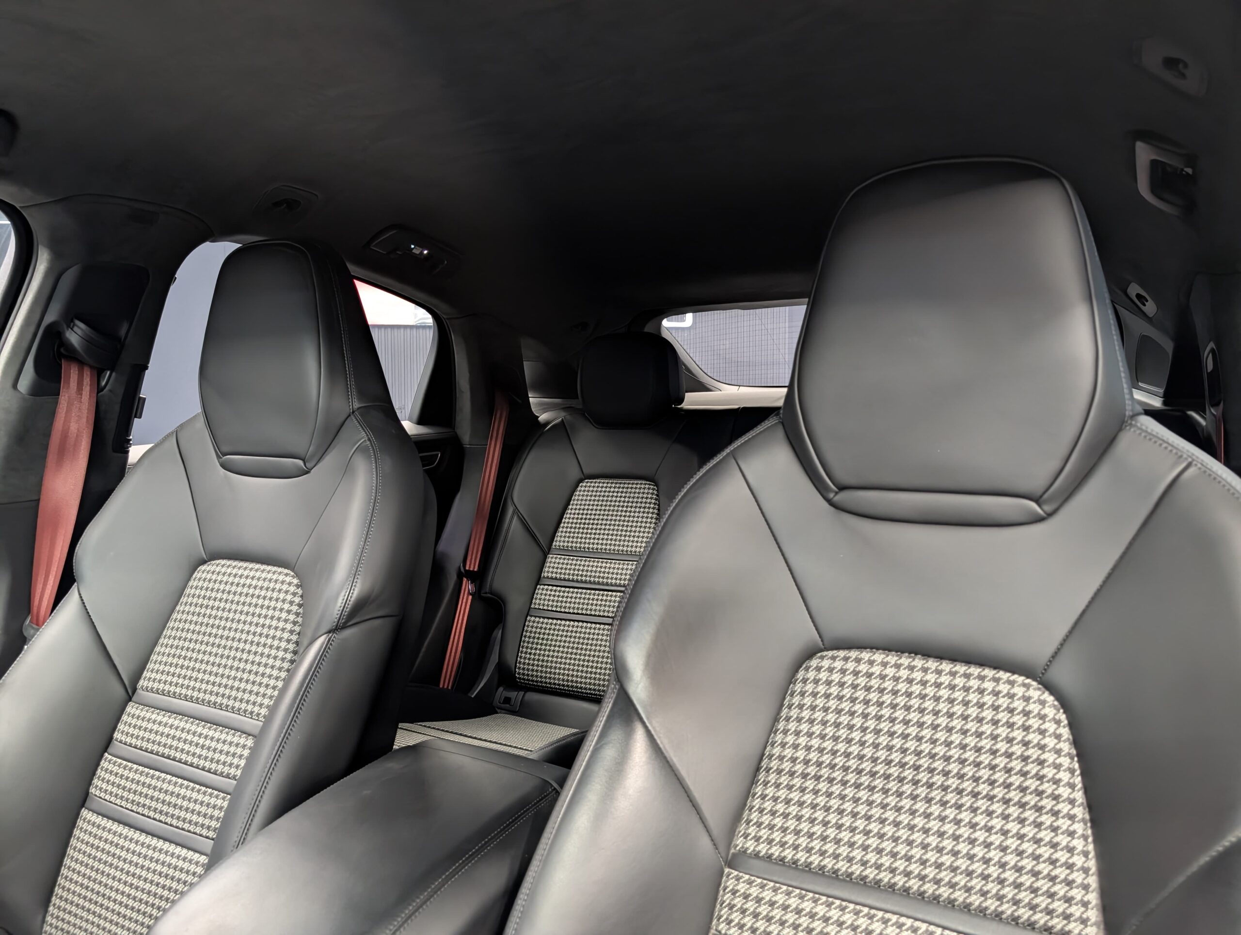 PORSCHE CAYENNE GTS COUPÉ 2021 - Image 12