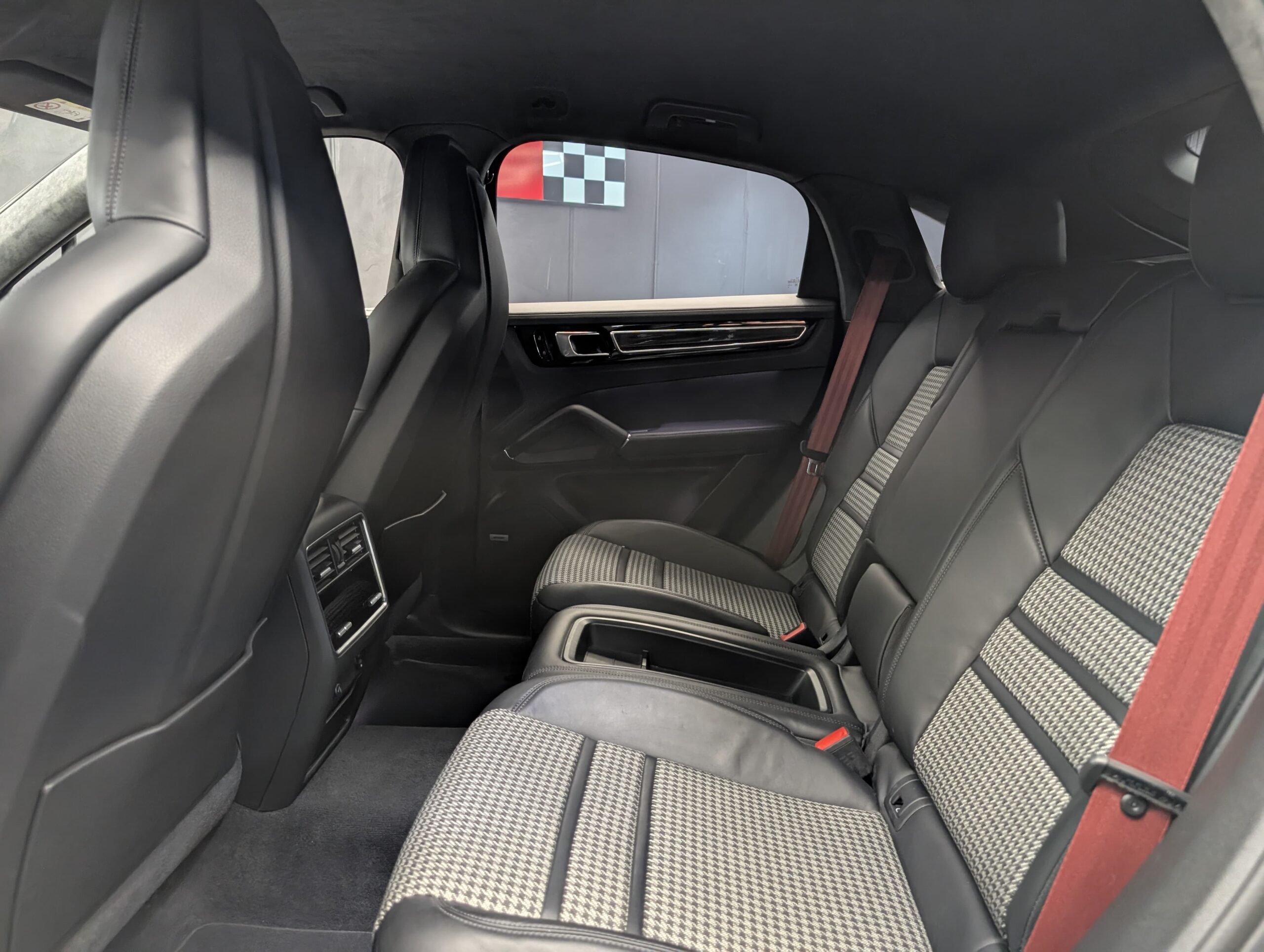 PORSCHE CAYENNE GTS COUPÉ 2021 - Image 14