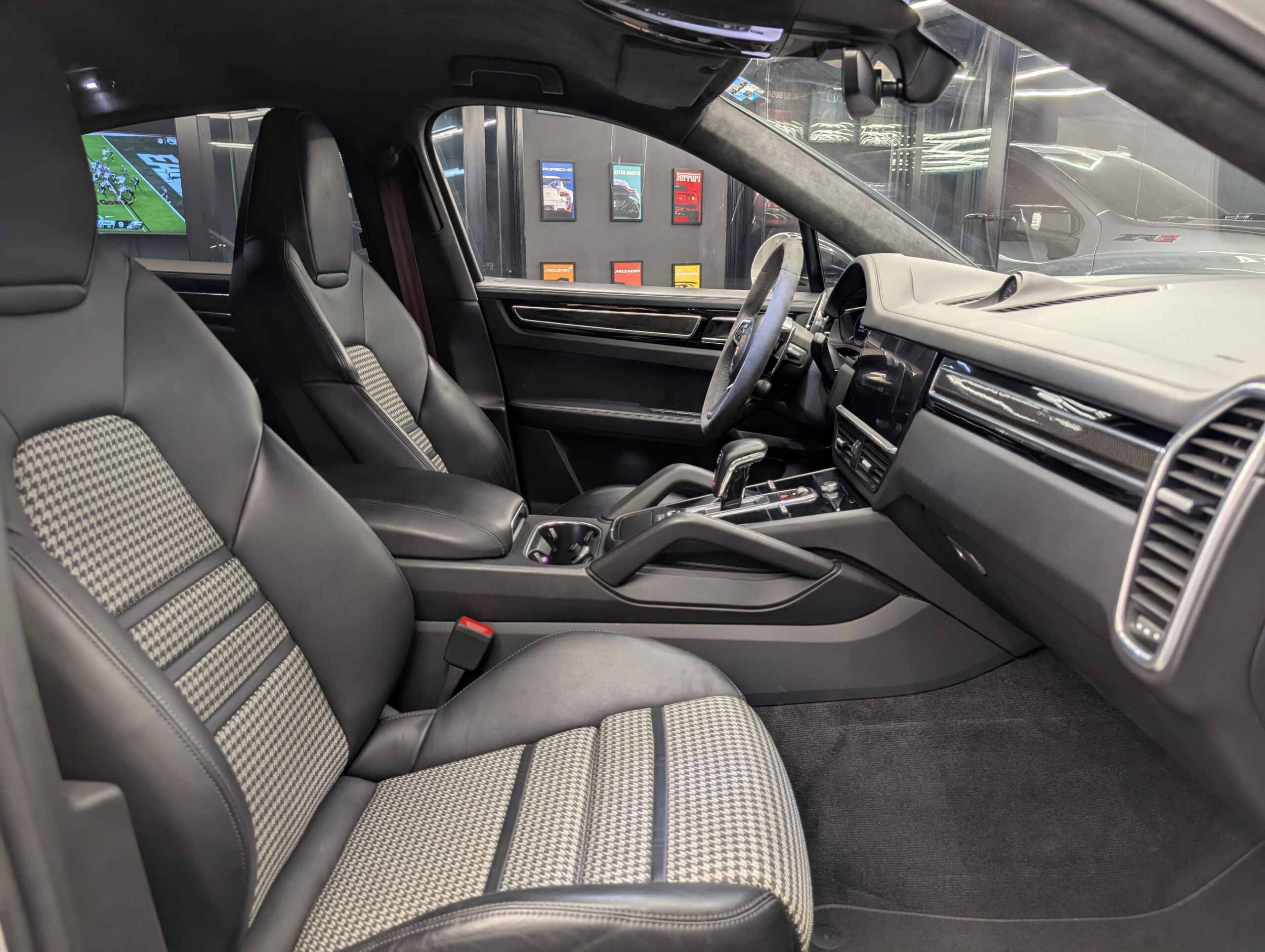 PORSCHE CAYENNE GTS COUPÉ 2021 - Image 15