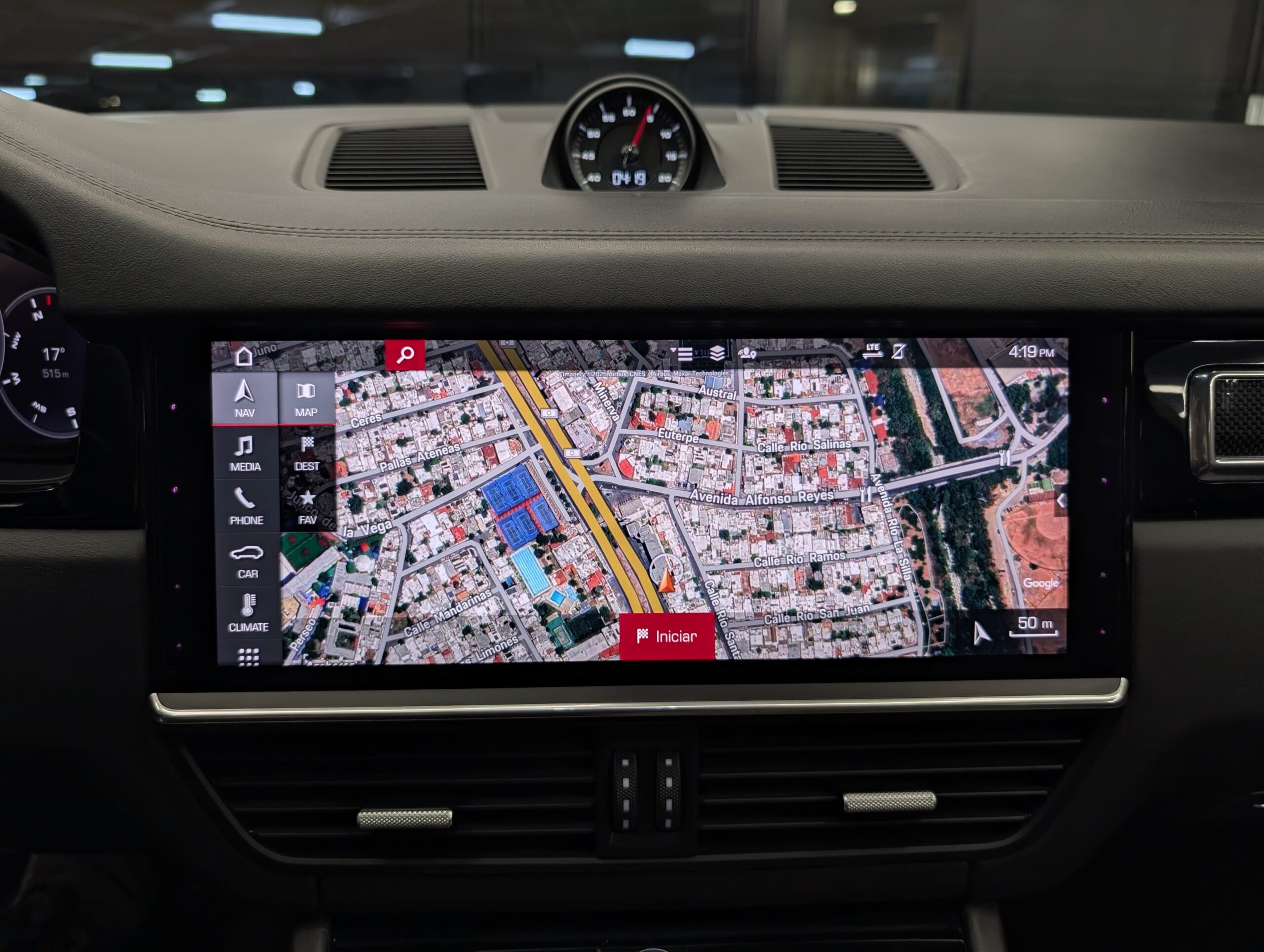 PORSCHE CAYENNE GTS COUPÉ 2021 - Image 19