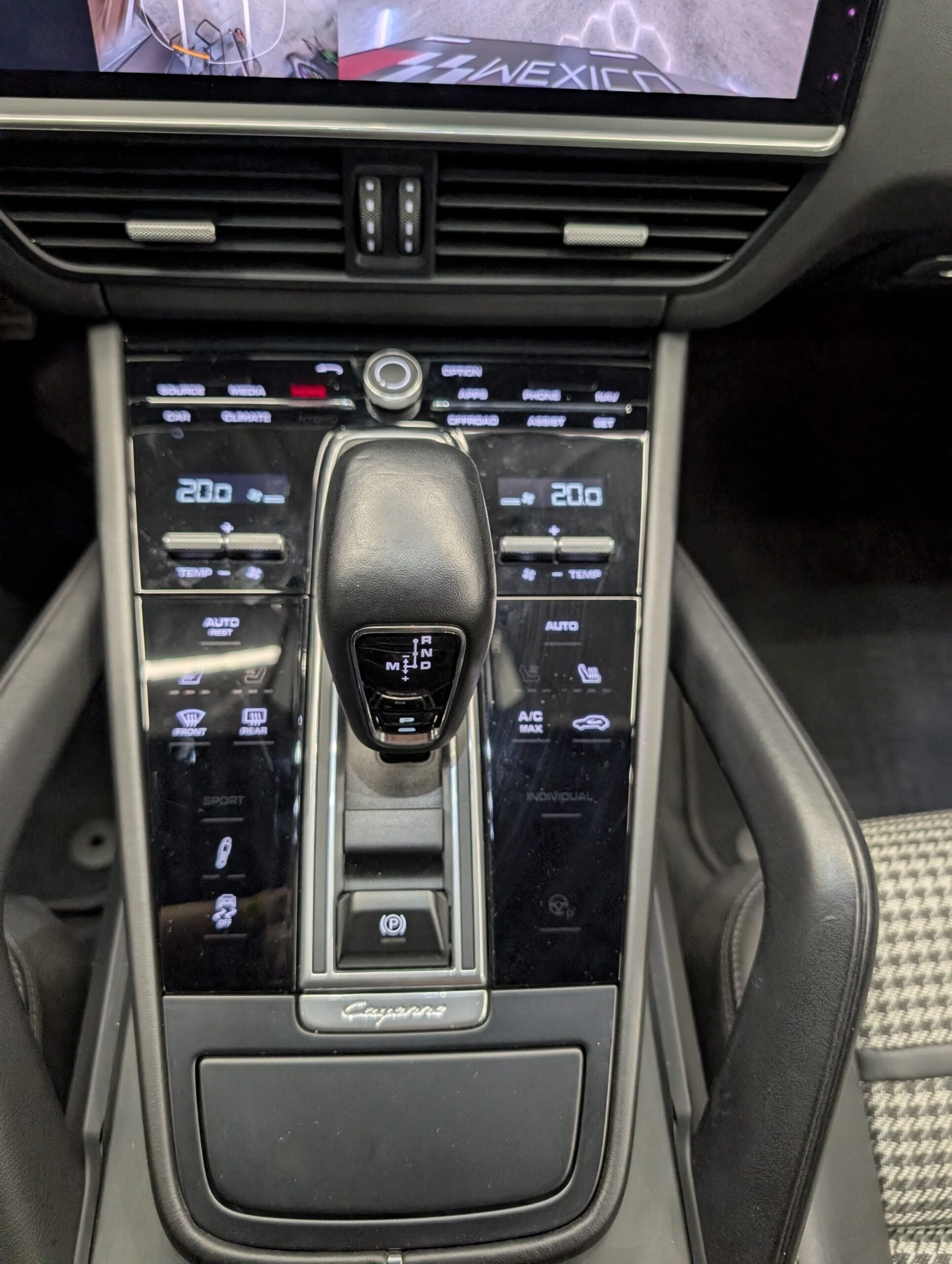 PORSCHE CAYENNE GTS COUPÉ 2021 - Image 17