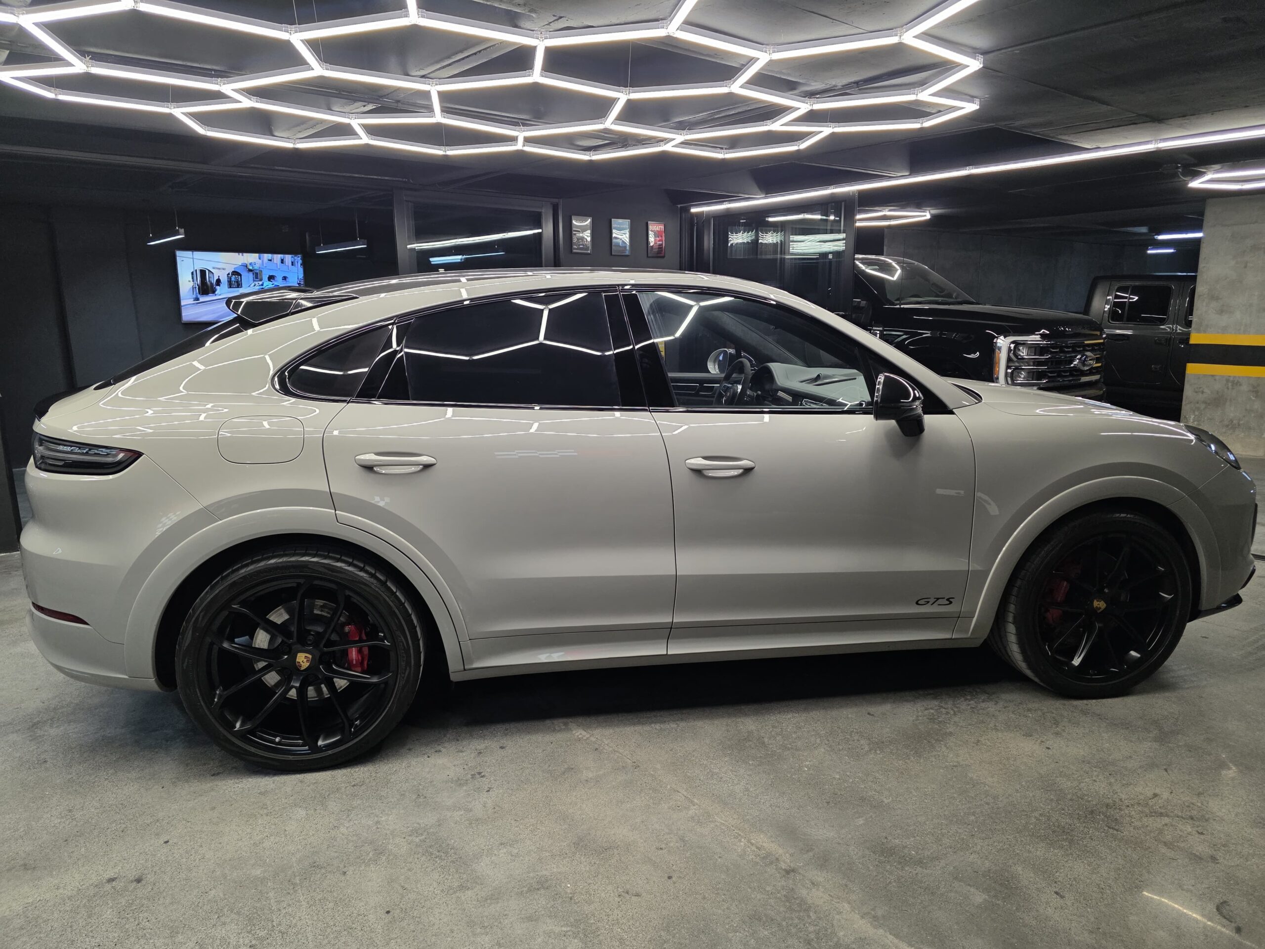 PORSCHE CAYENNE GTS COUPÉ 2021 - Image 6