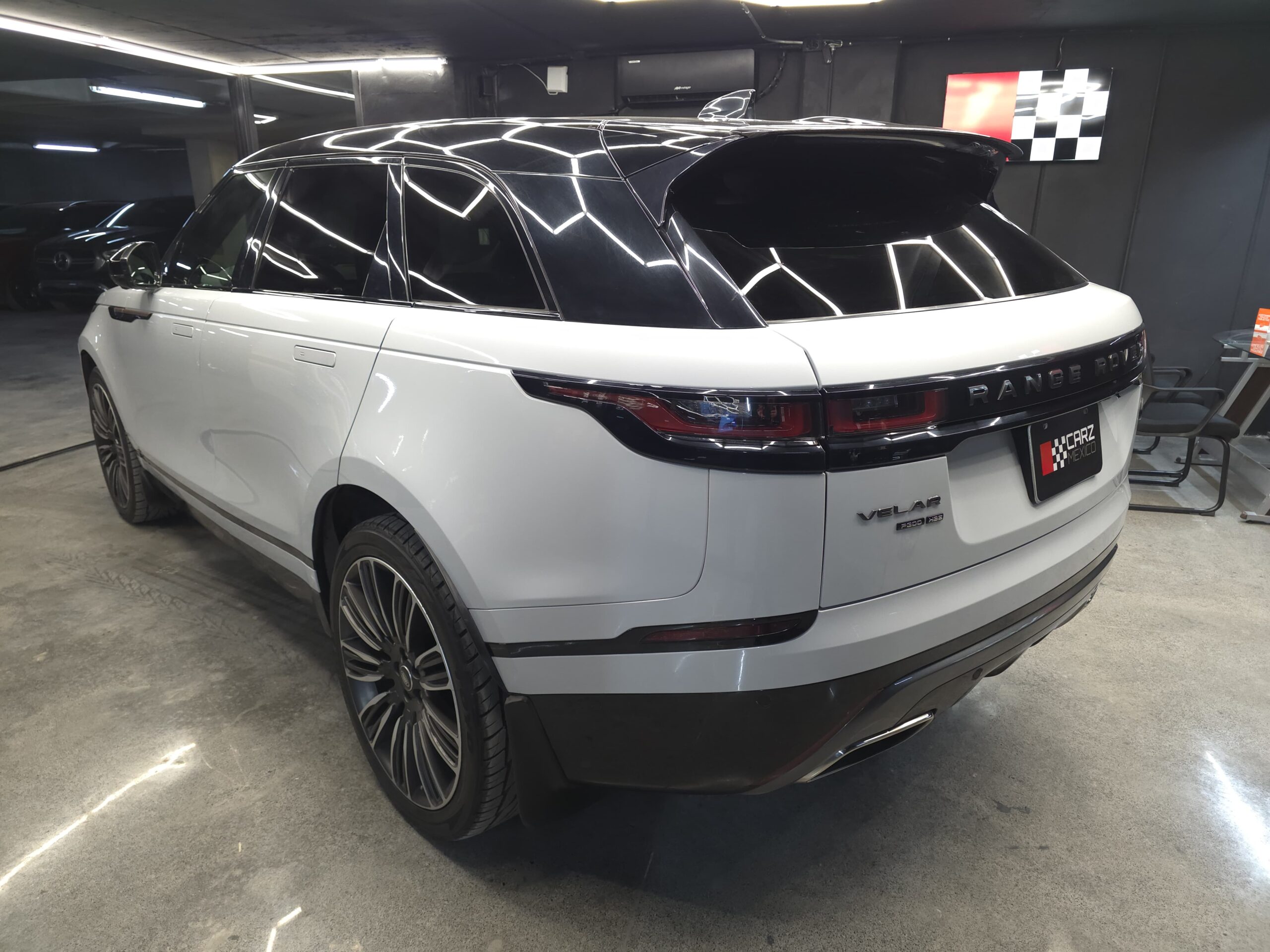 RANGE ROVER VELAR P300 R-DYNAMIC 2019 - Image 3