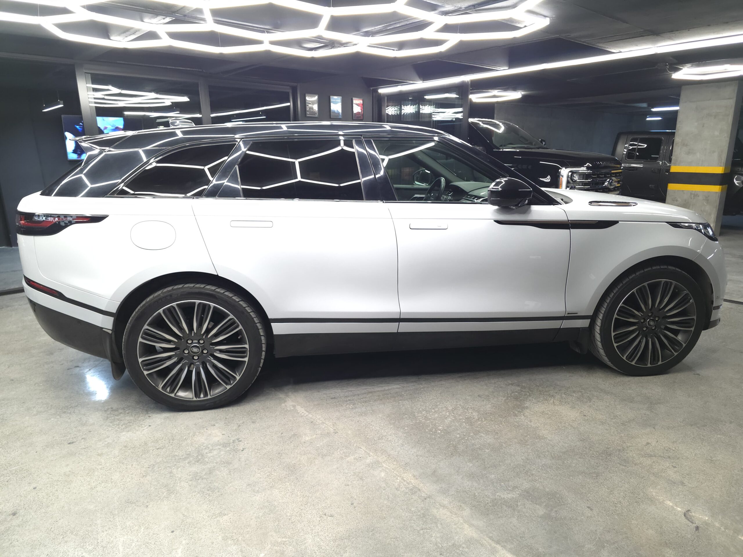 RANGE ROVER VELAR P300 R-DYNAMIC 2019 - Image 6