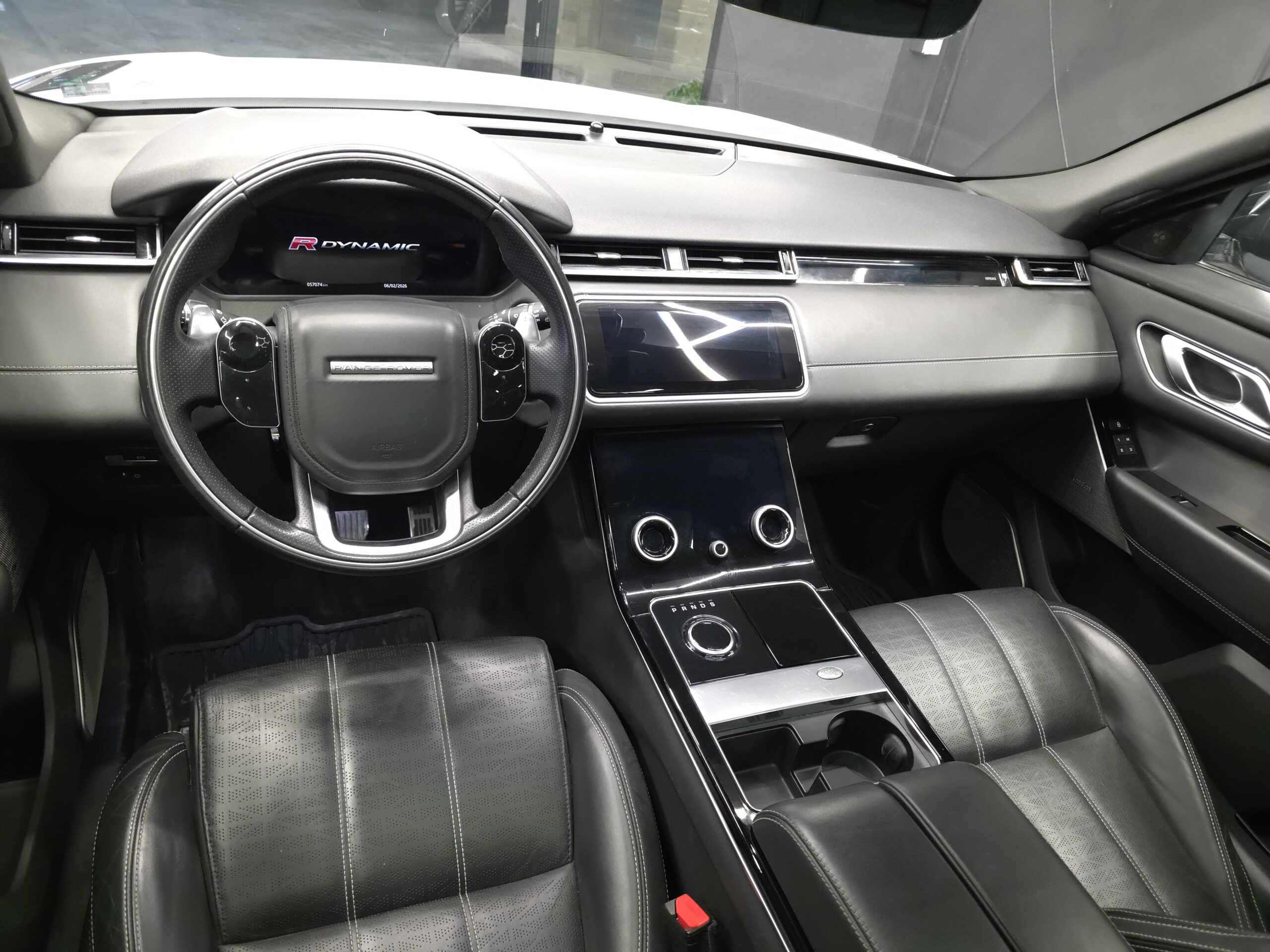 RANGE ROVER VELAR P300 R-DYNAMIC 2019 - Image 11