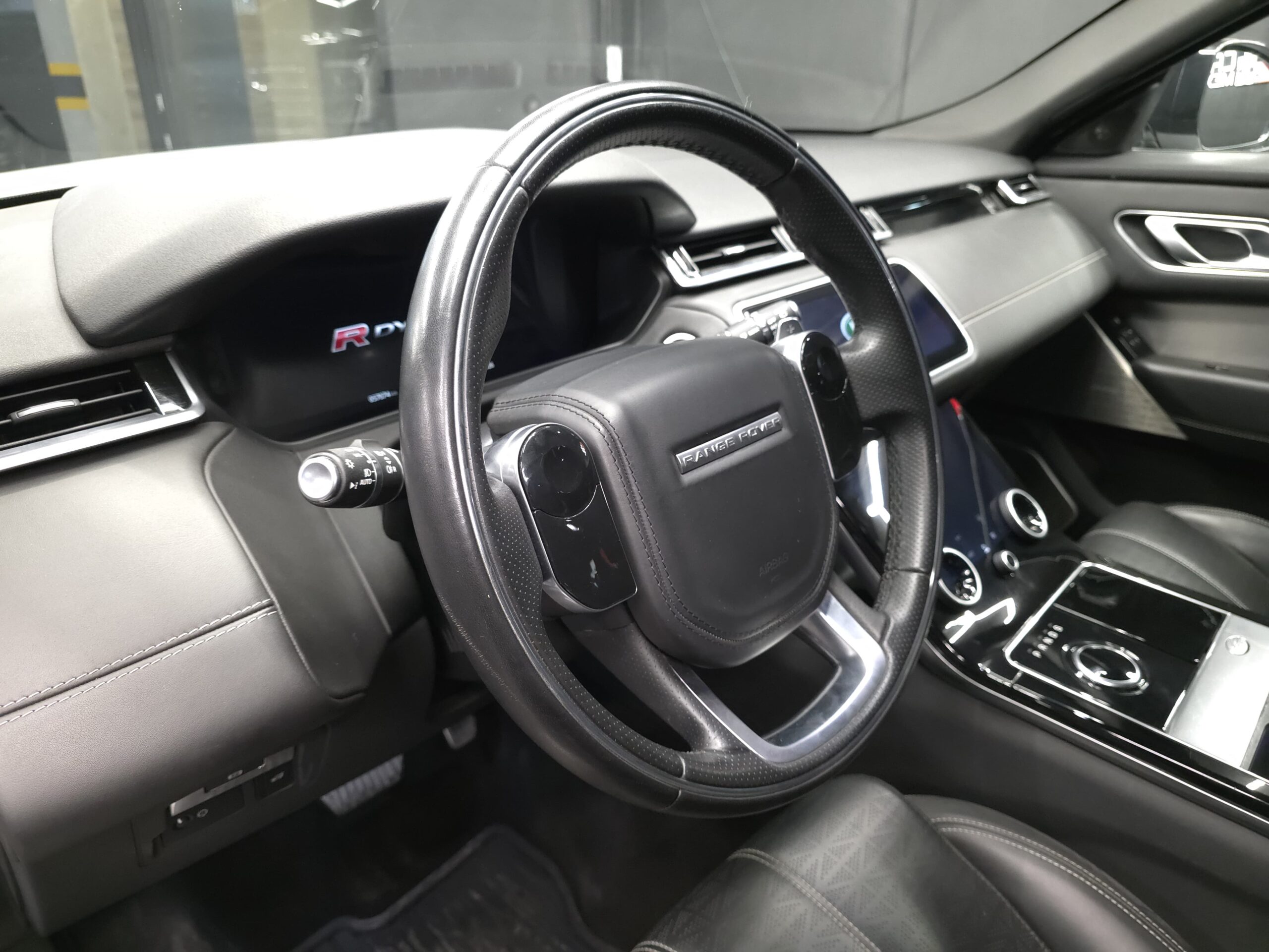 RANGE ROVER VELAR P300 R-DYNAMIC 2019 - Image 9