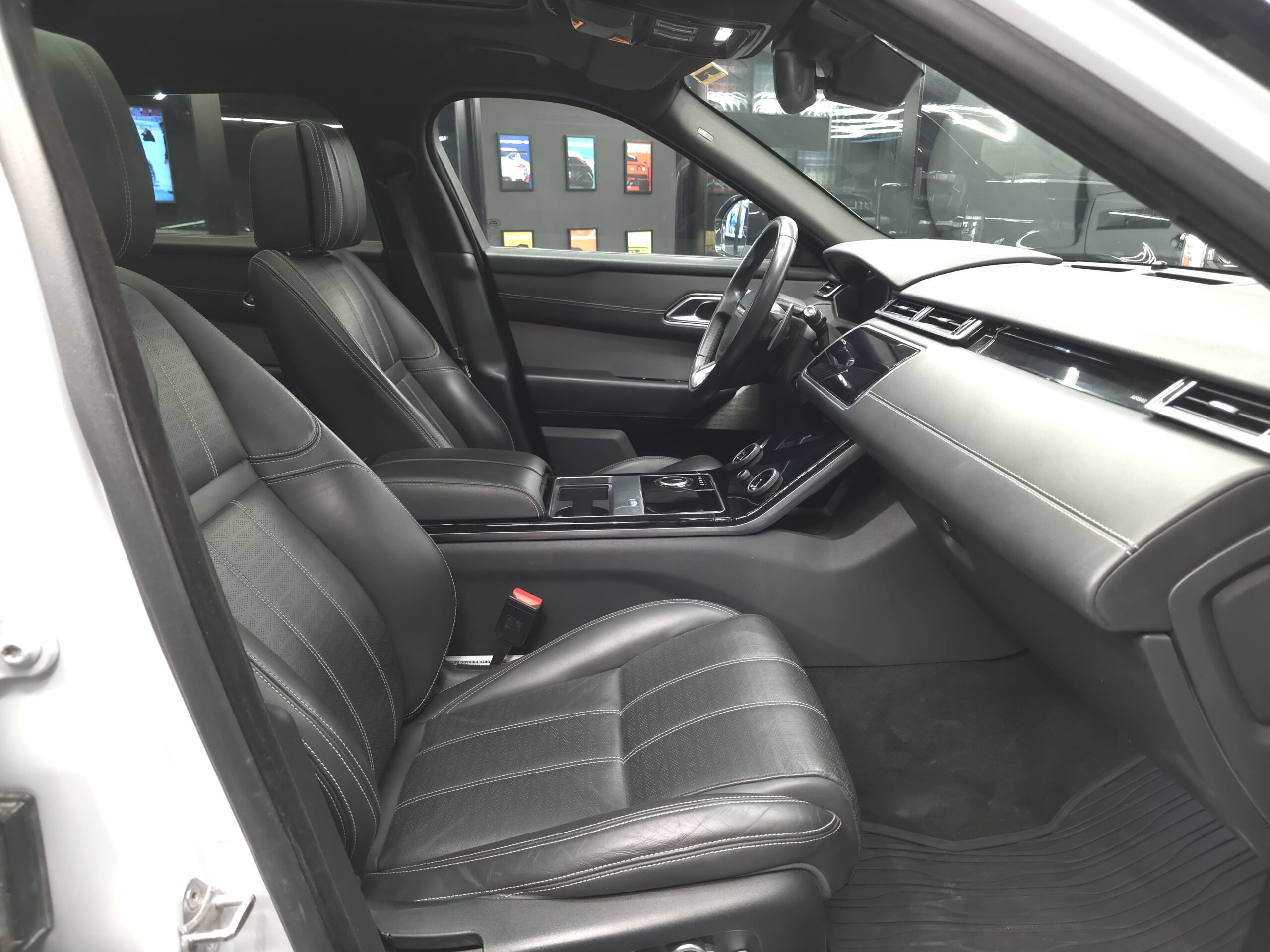 RANGE ROVER VELAR P300 R-DYNAMIC 2019 - Image 14