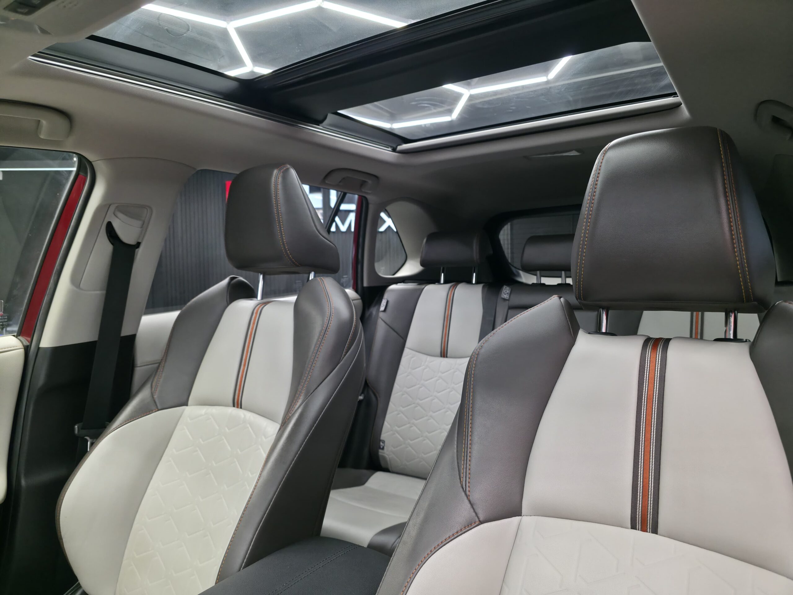 TOYOTA RAV4 ADVENTURE 2019 - Image 10