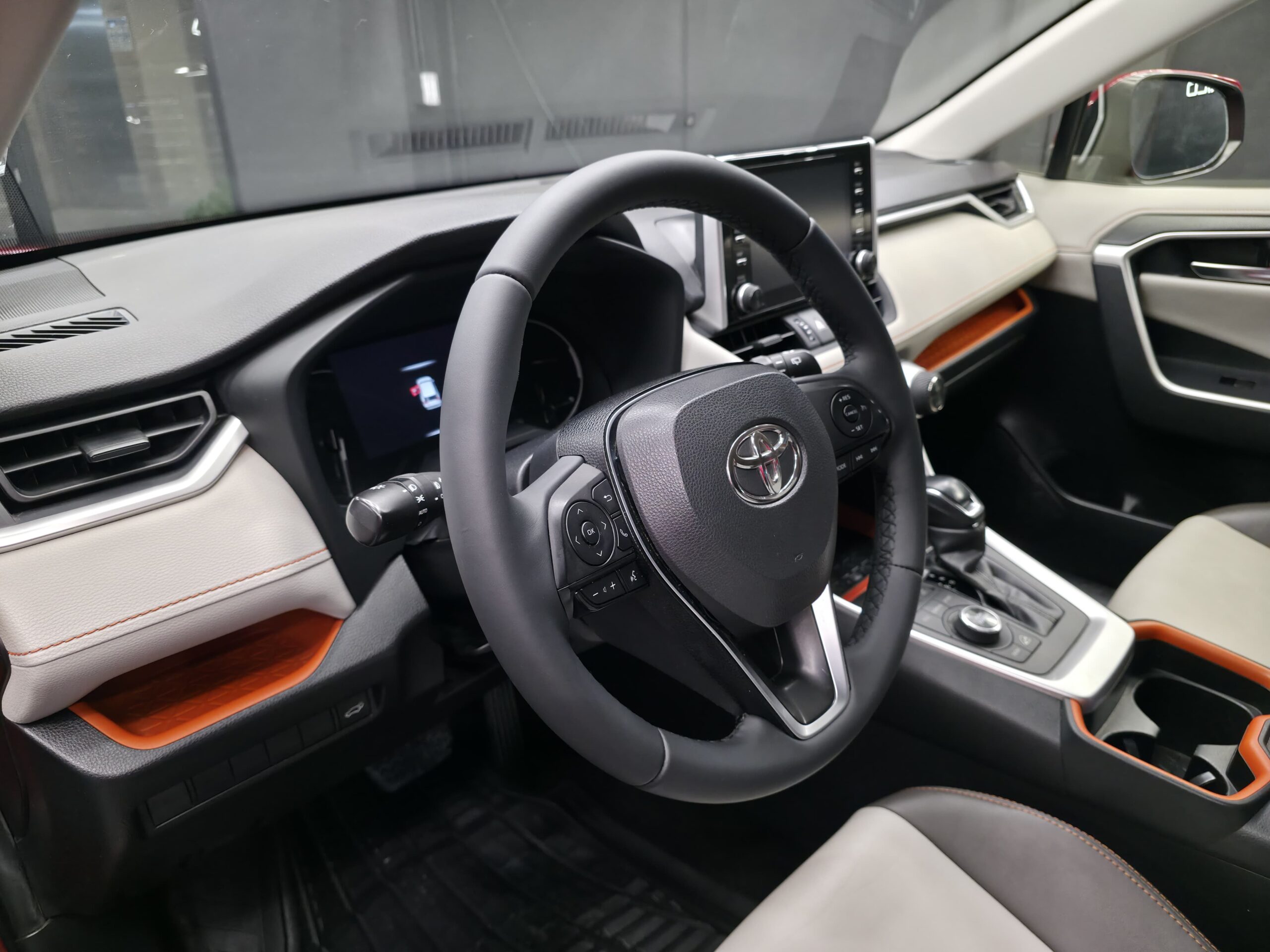 TOYOTA RAV4 ADVENTURE 2019 - Image 9