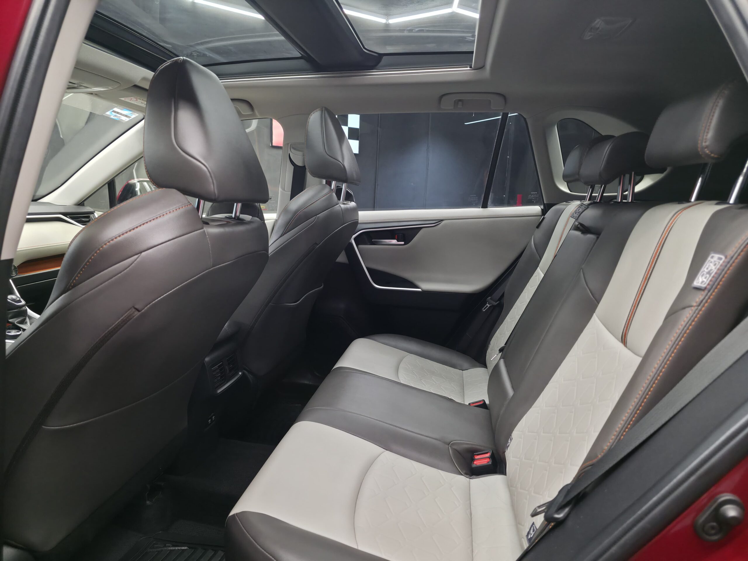 TOYOTA RAV4 ADVENTURE 2019 - Image 13