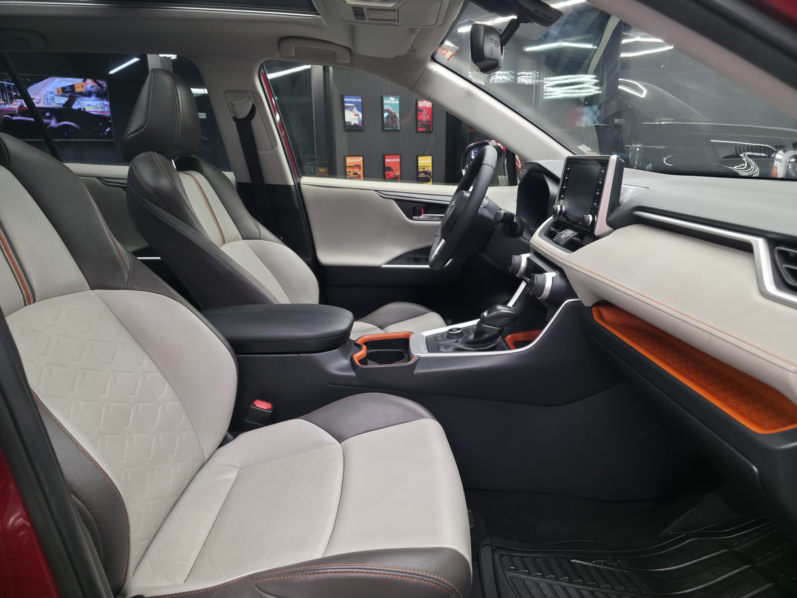 TOYOTA RAV4 ADVENTURE 2019 - Image 14