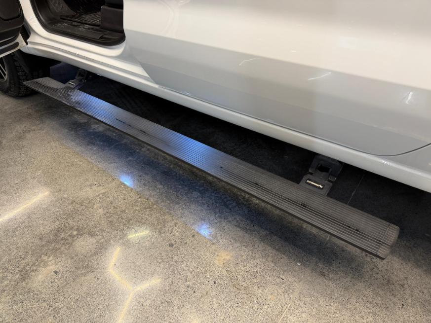 GMC SIERRA AT4 2023 - Image 17