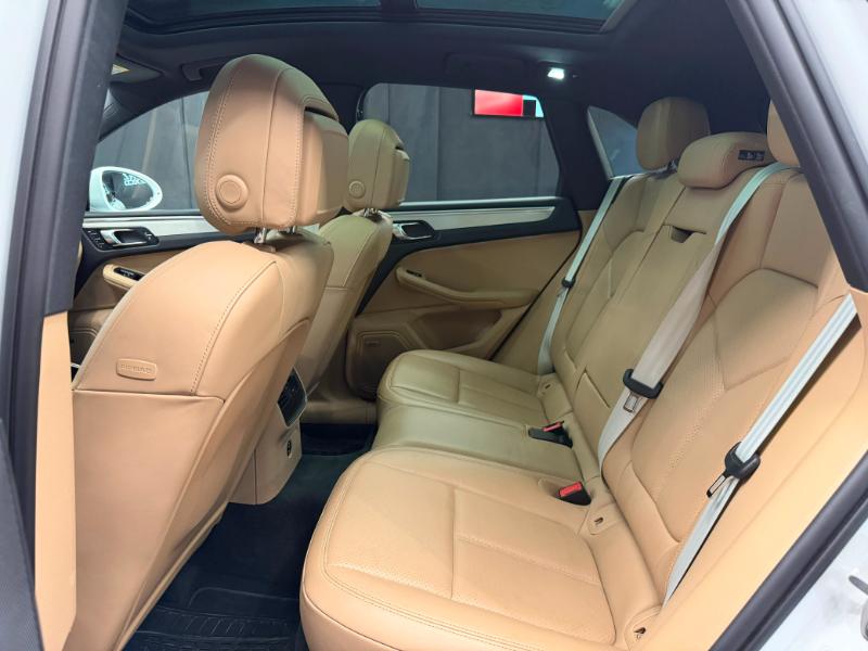 PORSCHE MACAN S 2022 - Image 13