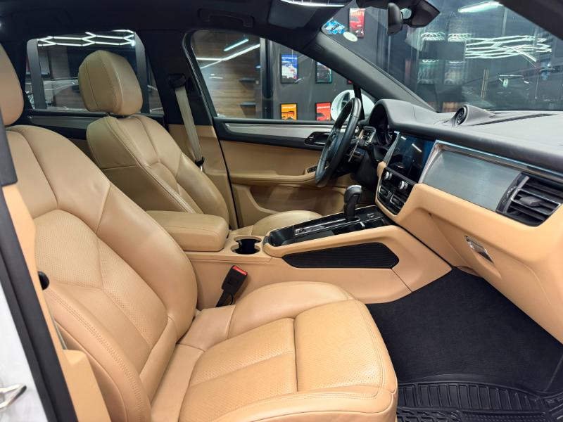 PORSCHE MACAN S 2022 - Image 14