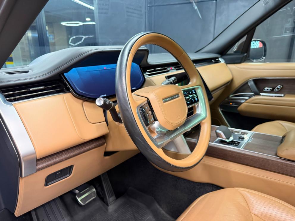 RANGE ROVER VOGUE AUTOBIOGRAPHY 4.4 P530 2023 - Image 8