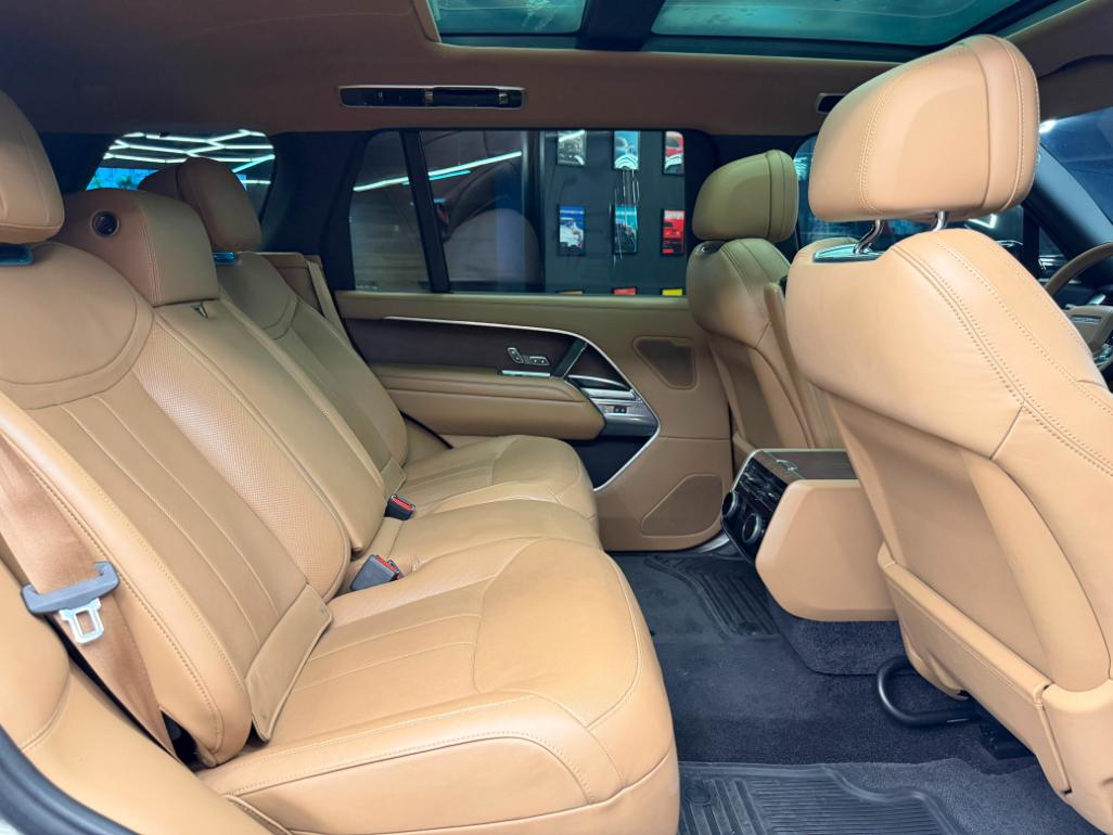 RANGE ROVER VOGUE AUTOBIOGRAPHY 4.4 P530 2023 - Image 14