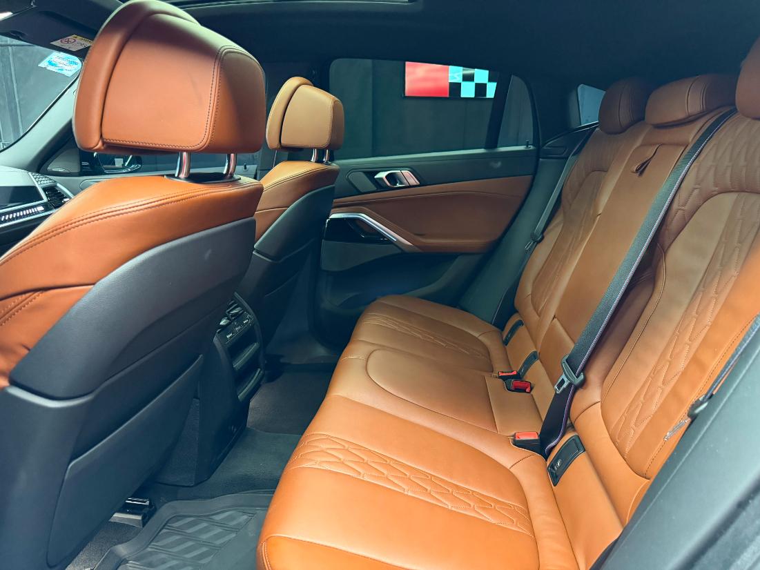 BMW X6 M60i 2024 - Image 13