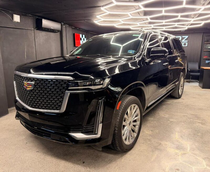 ESCALADE ESV 2024